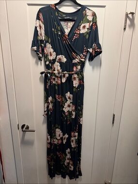 🆕 Hailey & Co Floral Maxi Dress in Deep Teal with White & Pink Blooms. L. NWOT!🌸